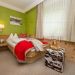 Superior Sport Und Familienresort Alpenblick Zell am See