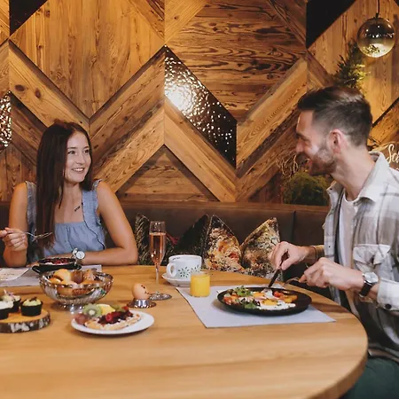 Superior Sport Und Familienresort Alpenblick Zell am See