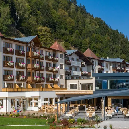 Hotel Superior Sport und Familienresort Alpenblick Zell am See