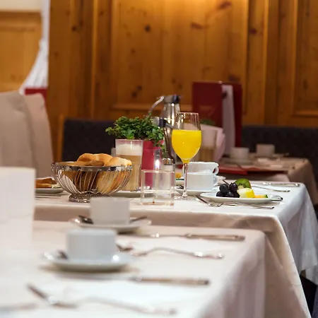 호텔 Superior Sport Und Familienresort Alpenblick 4*