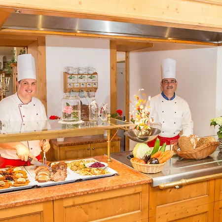 호텔 Superior Sport Und Familienresort Alpenblick 4*